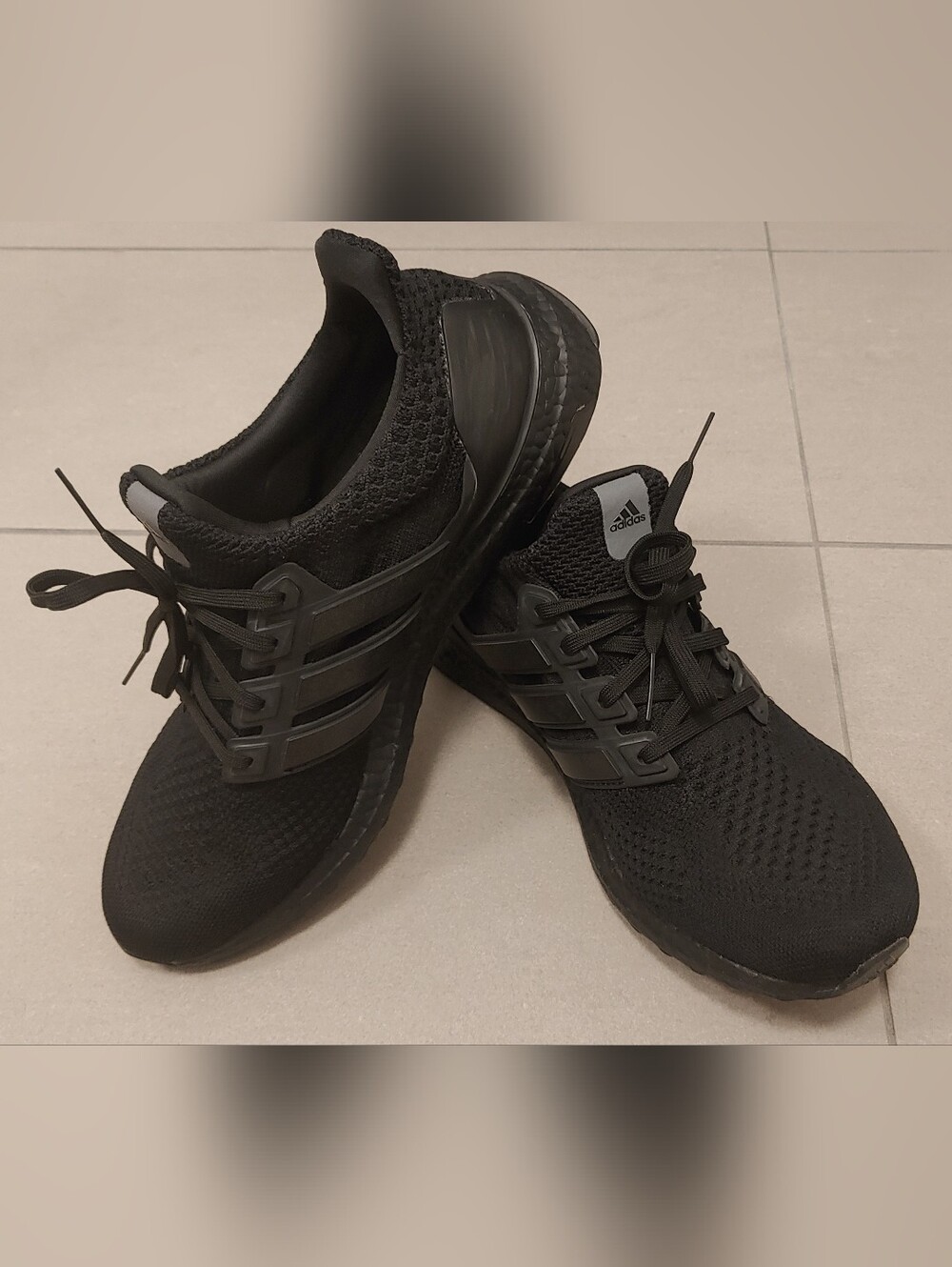 Adidas UltraBoost - Black